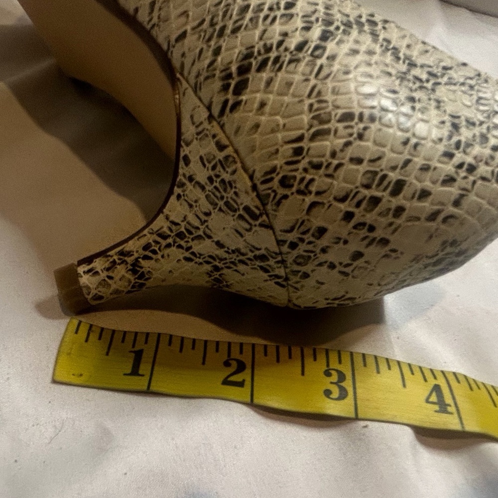 AVENUE SHOES - Picture 3 of 10